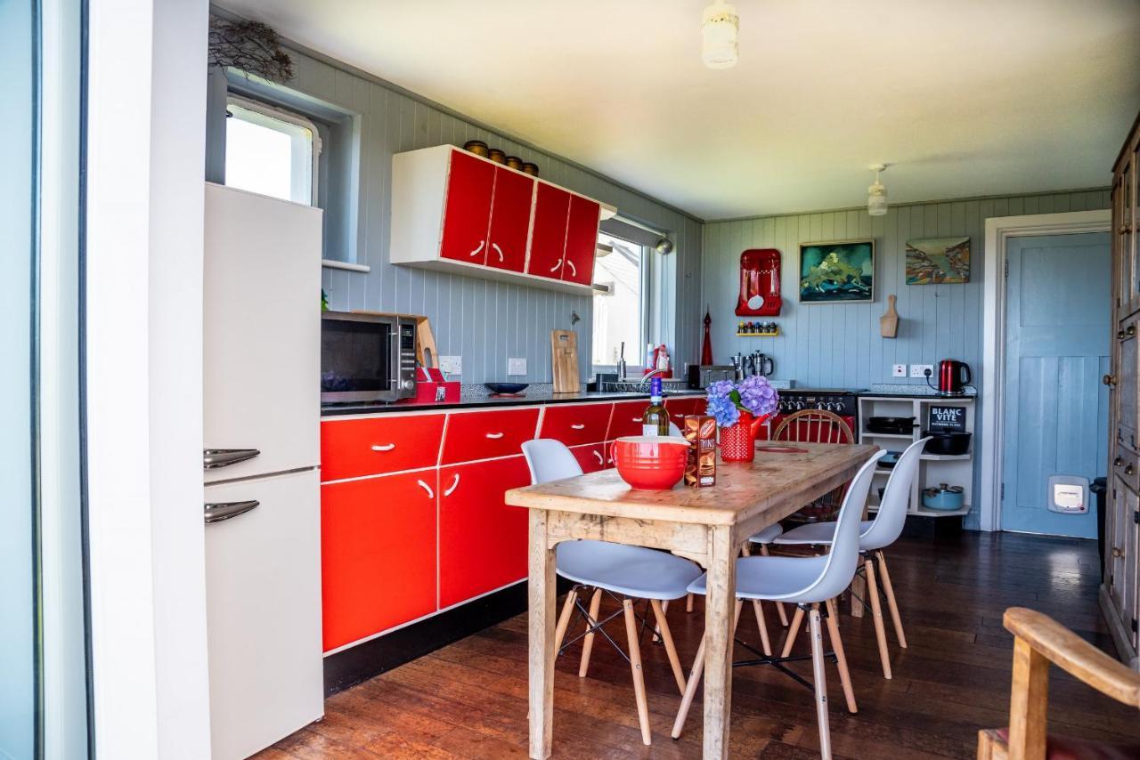 Finest Retreats - Western Watch - Sea Views, Pets Accepted, Sleeps 6 Lower Boscaswell Esterno foto
