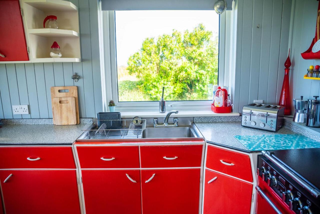 Finest Retreats - Western Watch - Sea Views, Pets Accepted, Sleeps 6 Lower Boscaswell Esterno foto